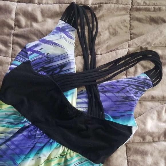 Cross Back Tank - Picture 2 of 3